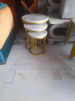 ኮፊ ቴብል ባለብረት እግር ላዩ ላምኔት