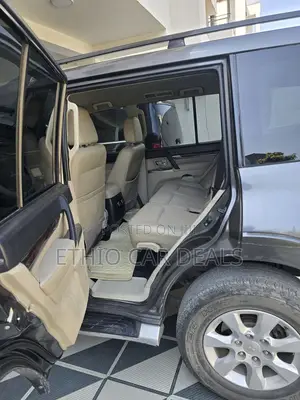 Mitsubishi Pajero 2017 Black