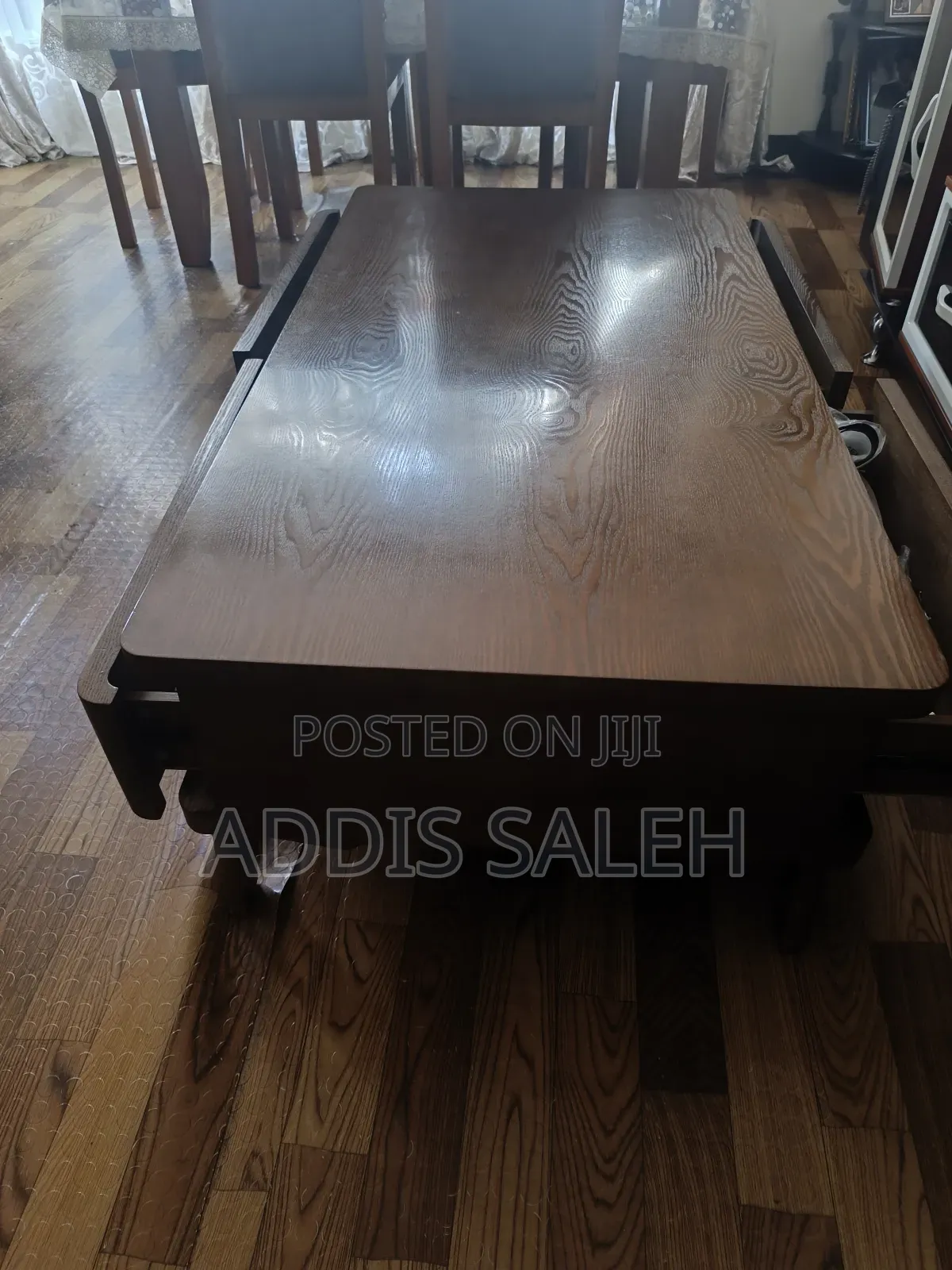 Dining Salon Table