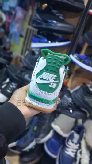 Jordan 4 Retro Sb 'Pine Green' Sneakers.