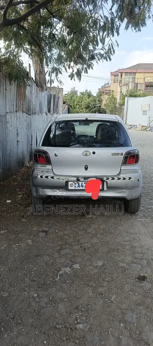 Toyota Yaris 1999 Silver