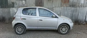 Toyota Yaris 1999 Silver