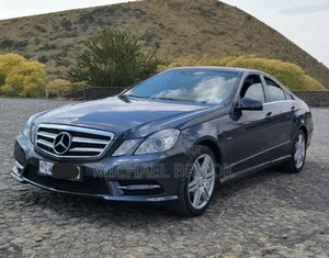 Mercedes-Benz E200 2014 Gray