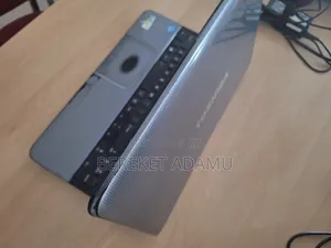 Laptop Toshiba Satellite L850 12GB Intel Core I3 HDD 500GB