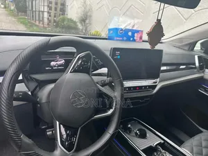 Volkswagen ID.6 2023 White