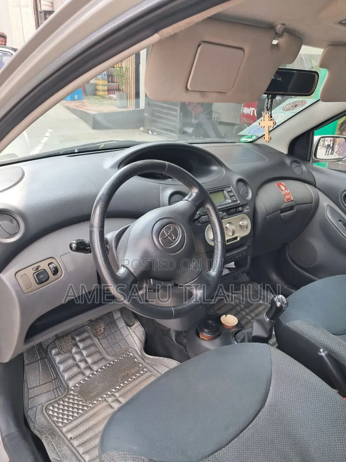 Toyota Vitz 2004 Gold