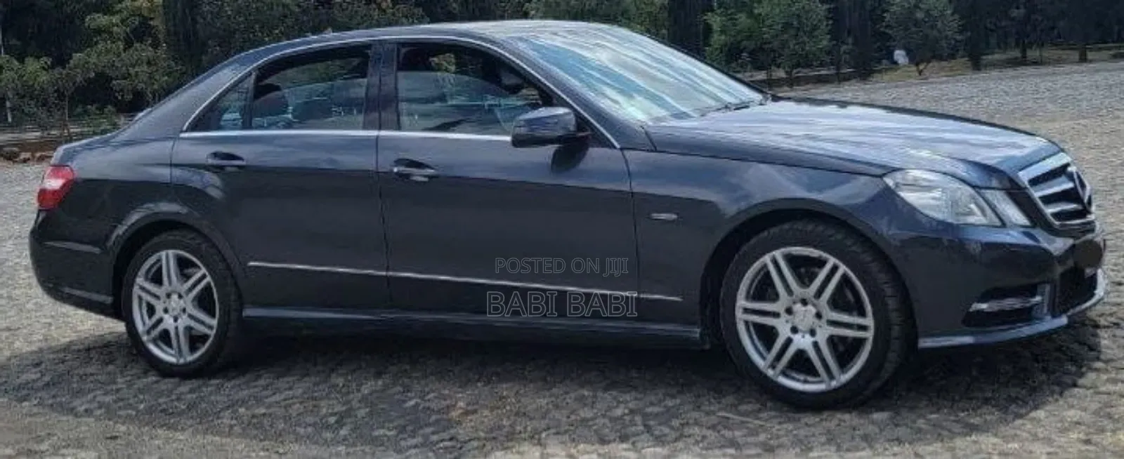 Mercedes-Benz E200 2013 Blue