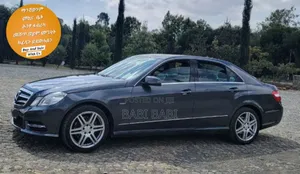 Mercedes-Benz E200 2013 Blue