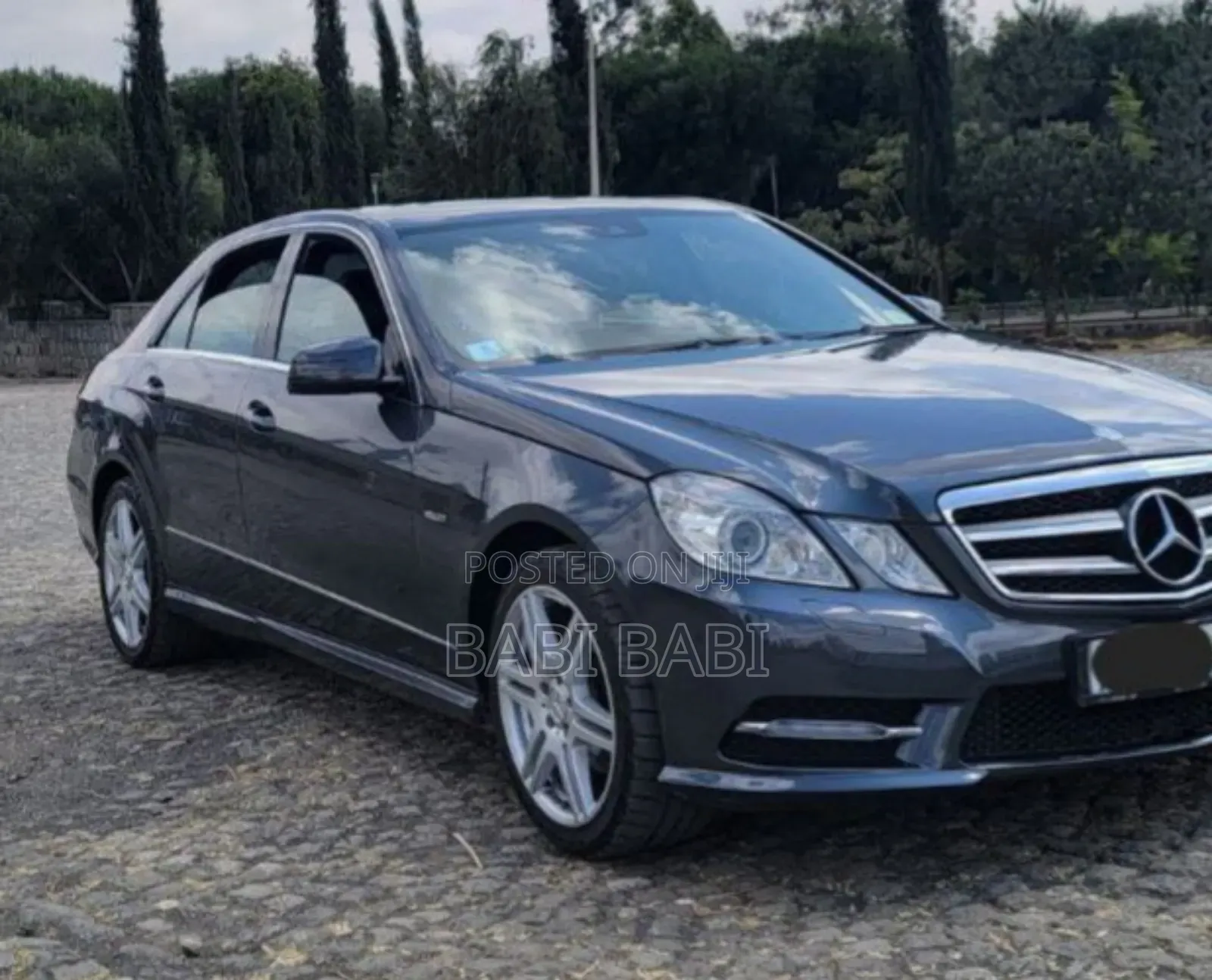 Mercedes-Benz E200 2013 Blue