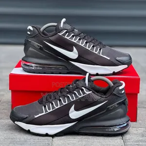Photo - New Nike Air Max Roam Casual Fashion Sneaker