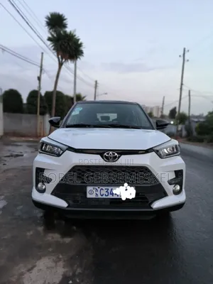 Photo - Toyota Raize 2022 Gray