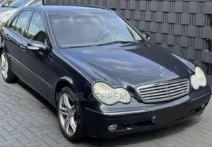 Mercedes-Benz C200 2002 Black