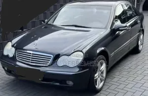 Mercedes-Benz C200 2002 Black