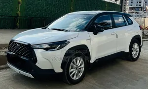 Toyota Corolla Cross Hybrid 2024 White