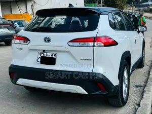 Toyota Corolla Cross Hybrid 2024 White