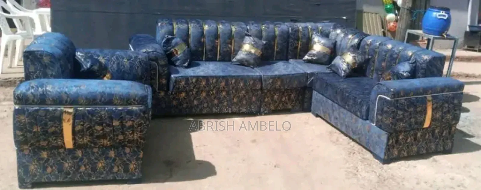 ሰማያው Color Sofa