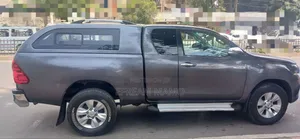 Toyota Hilux 2017 Gray