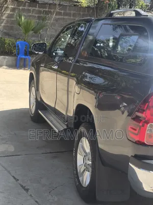 Toyota Hilux 2017 Gray