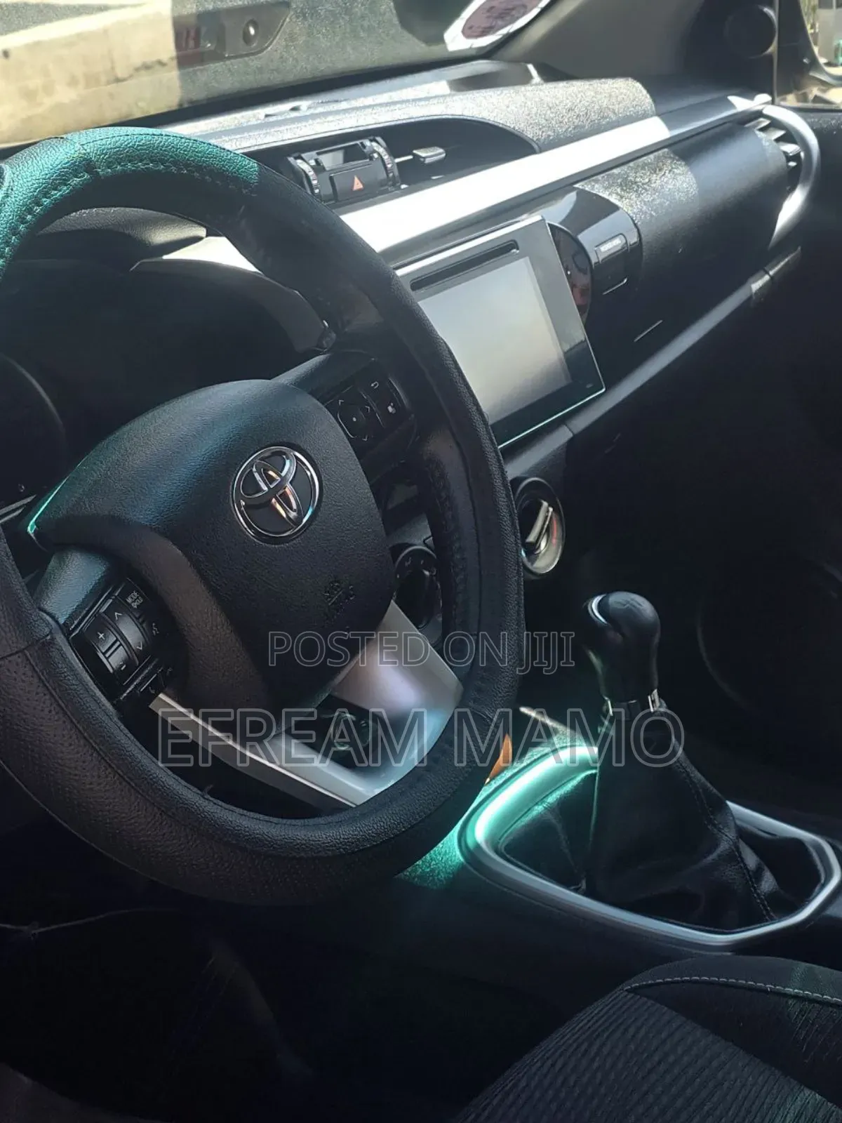 Toyota Hilux 2017 Gray