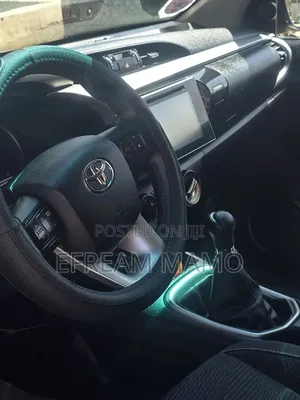 Toyota Hilux 2017 Gray