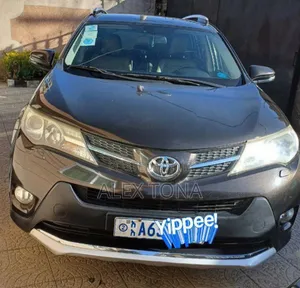 Photo - Toyota RAV4 2015 Gray