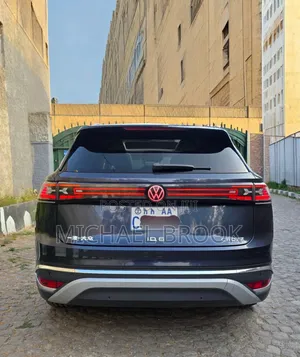 Volkswagen ID.6 2023 Blue