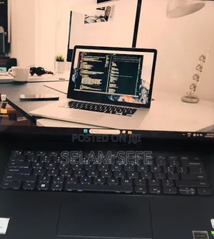 Photo - New Laptop Dell Inspiron 16 5620 16GB Intel Core I5 SSD 512GB