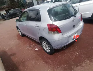 Toyota Vitz 1.0 FWD 5dr 2010 Purple