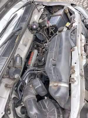 Toyota HiAce 1998 Silver