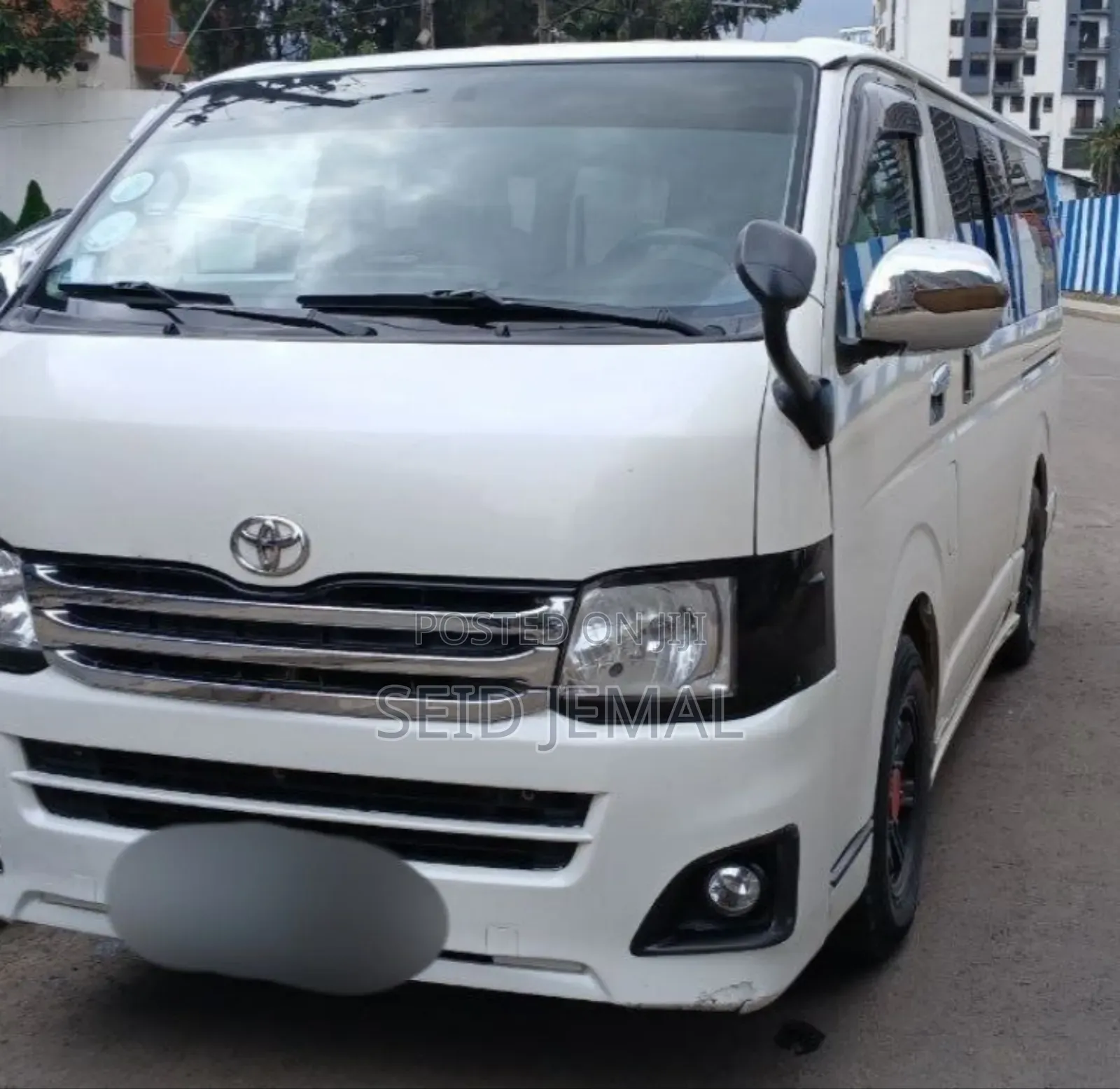 Toyota HiAce 2010 White