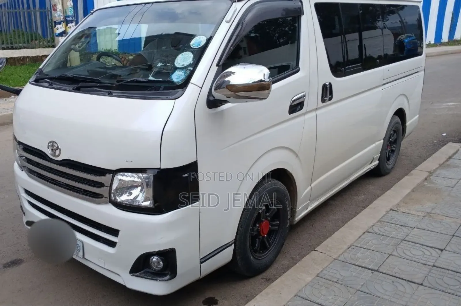 Toyota HiAce 2010 White
