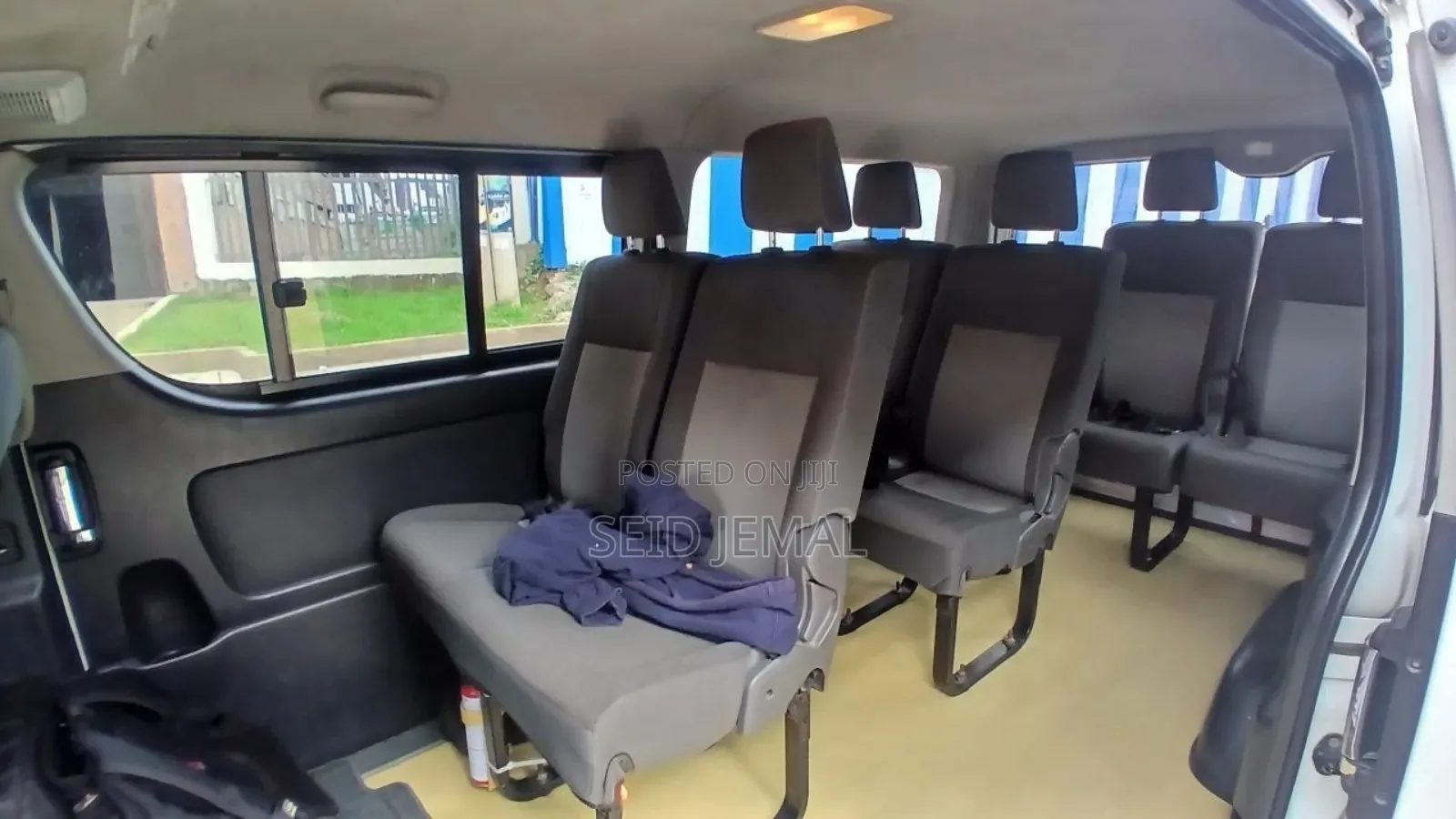 Toyota HiAce 2010 White