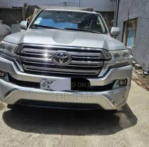 Photo - Toyota Land Cruiser 2013 Silver