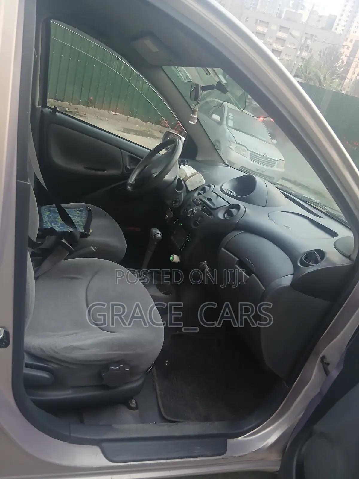 Toyota Vitz 1.0 FWD 5dr 1999 Gold