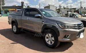 Toyota Hilux 2019 Silver
