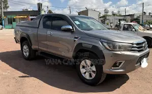 Toyota Hilux 2019 Silver