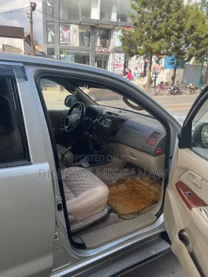 Toyota Hilux 2009 Silver