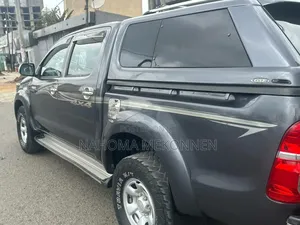 Toyota Hilux 2015 Gray