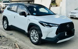 Photo - Toyota Corolla Cross Hybrid 2024 White