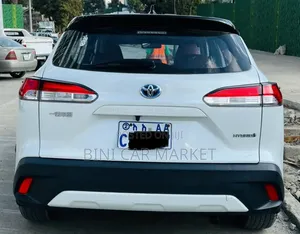 Toyota Corolla Cross Hybrid 2024 White