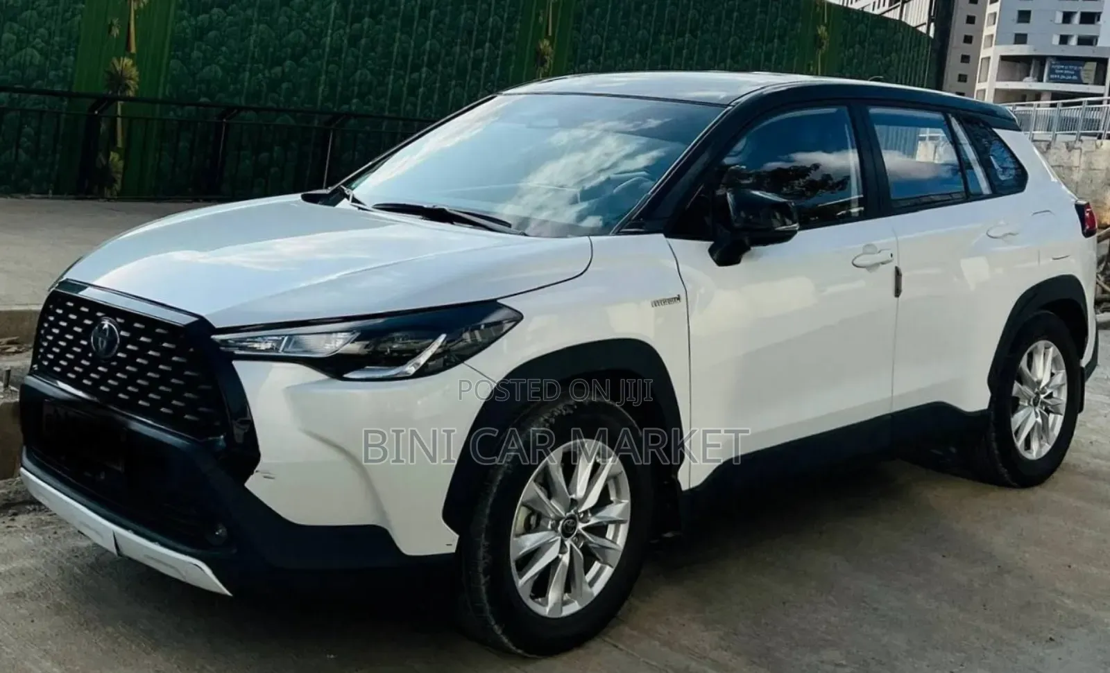 Toyota Corolla Cross Hybrid 2024 White