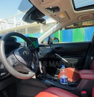 Toyota Corolla Cross Hybrid 2024 White