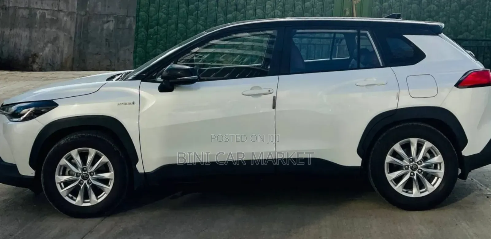 Toyota Corolla Cross Hybrid 2024 White