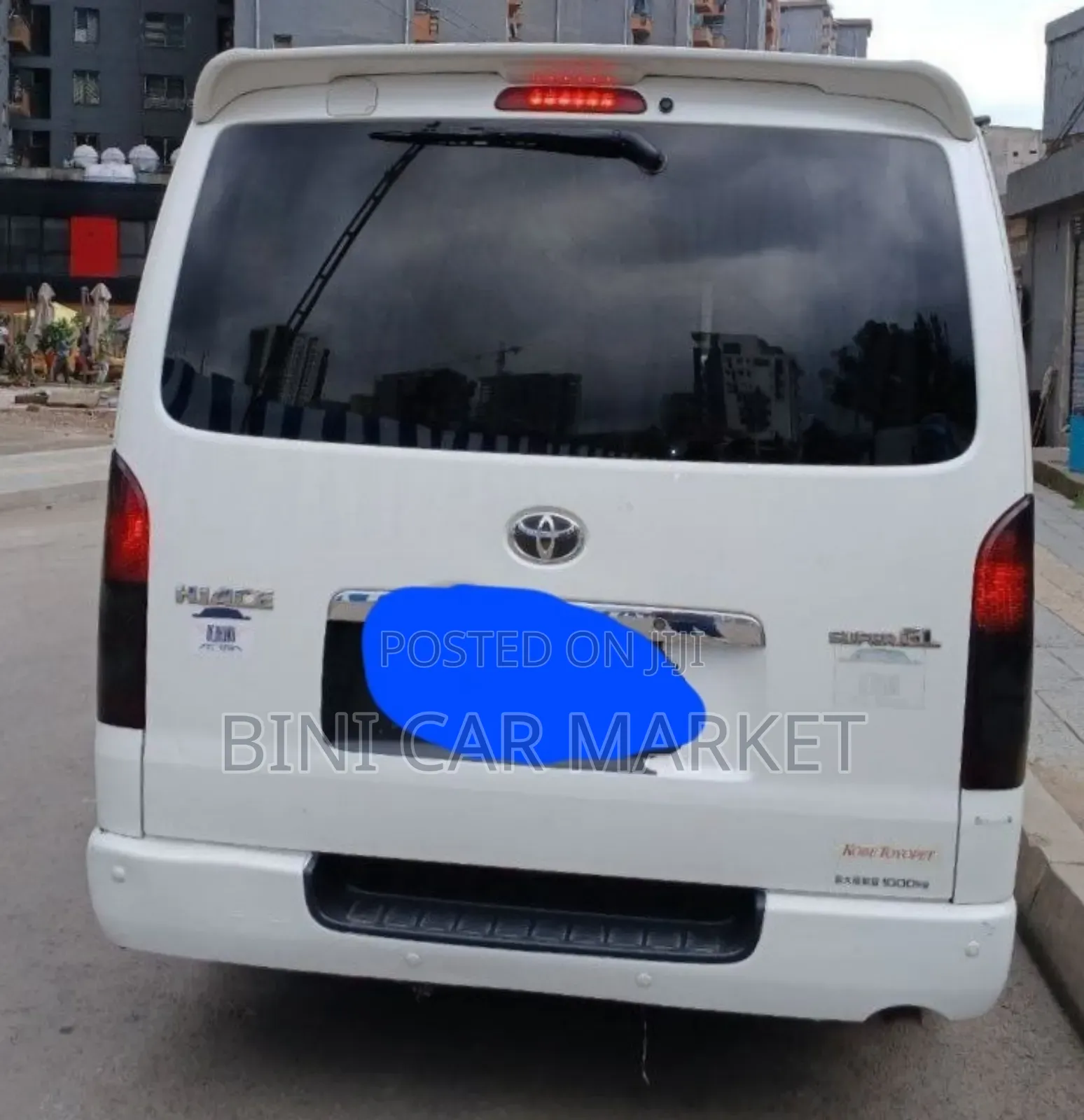 Toyota HiAce 2010 White