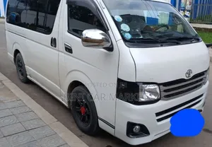 Toyota HiAce 2010 White