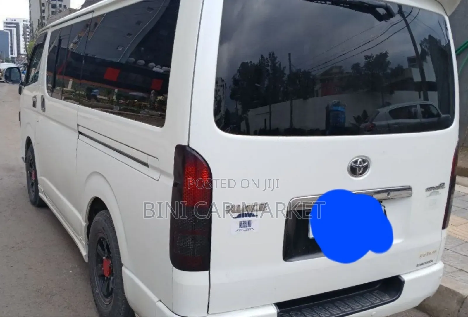 Toyota HiAce 2010 White