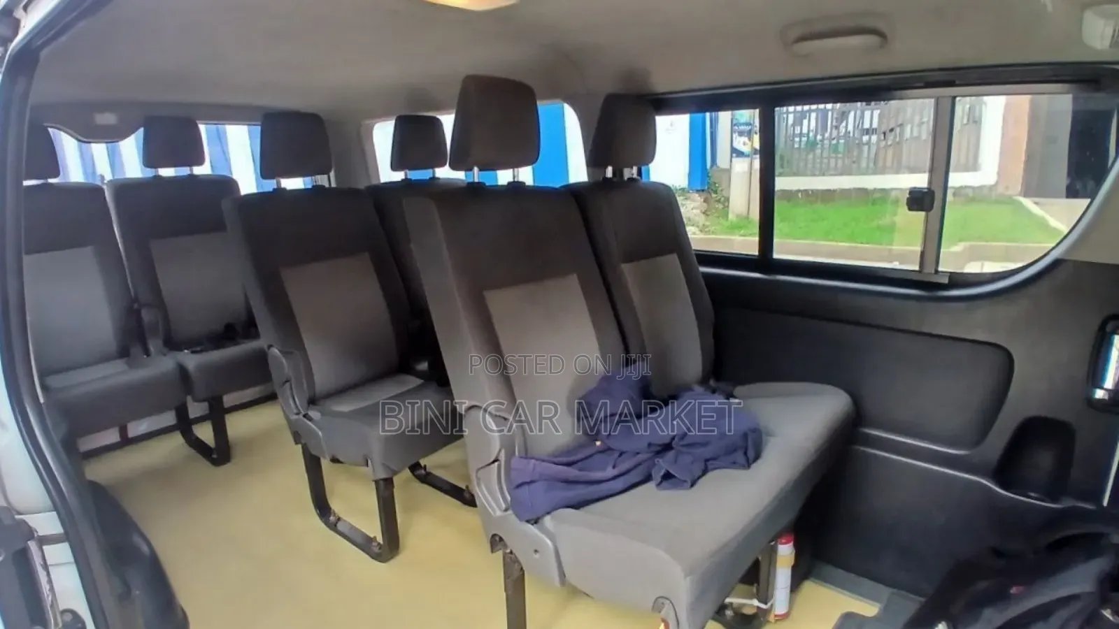 Toyota HiAce 2010 White