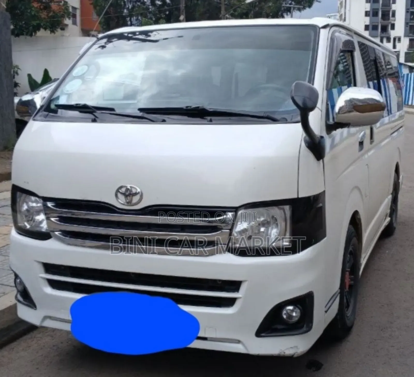 Toyota HiAce 2010 White
