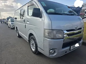 Toyota HiAce 2007 Silver
