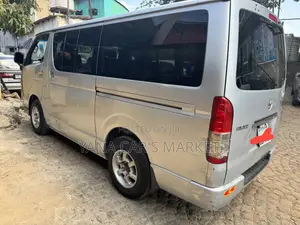Toyota HiAce 2007 Silver